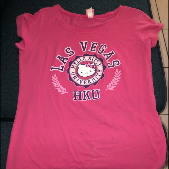 I am selling the Hello Kitty T-shirt. Size: XL - Picture 1 of 1